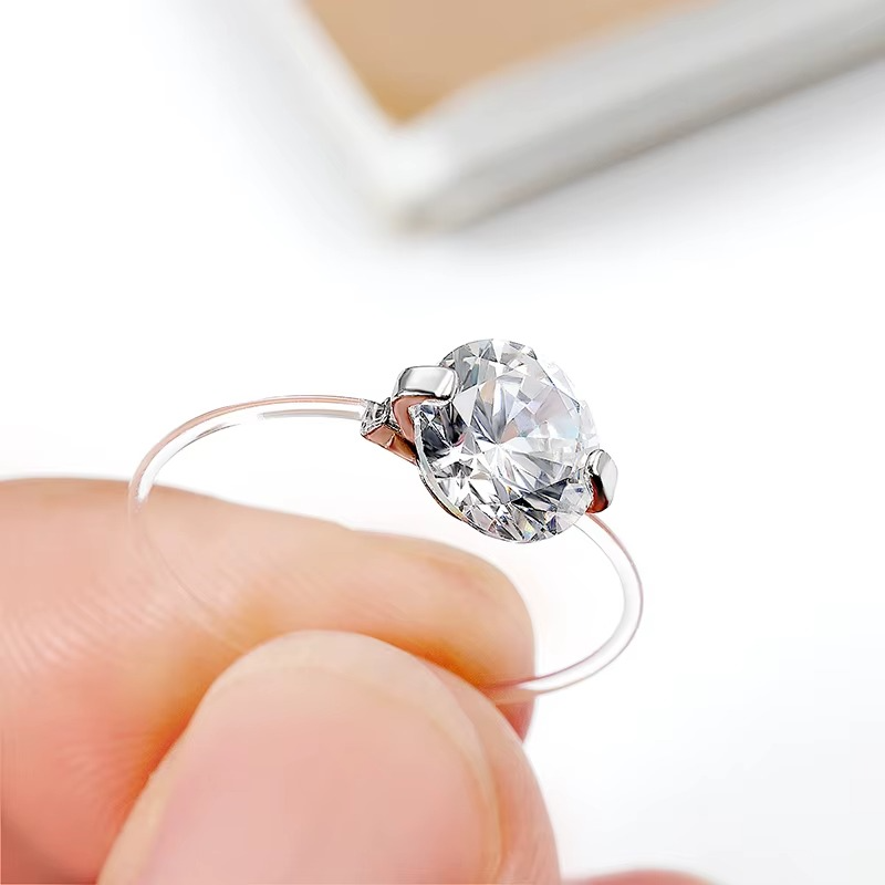 Anello Trasparente con Effetto Invisibile - Moissanite