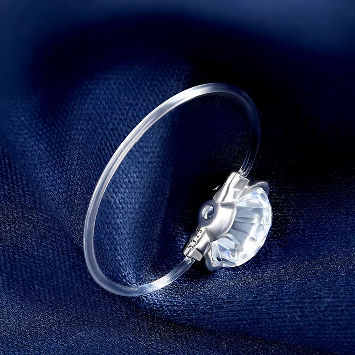 Anello Trasparente con Effetto Invisibile - Moissanite