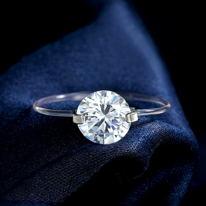 Anello Trasparente con Effetto Invisibile - Moissanite