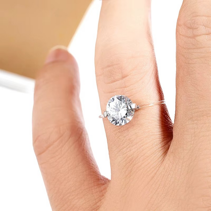 Anello Trasparente con Effetto Invisibile - Moissanite