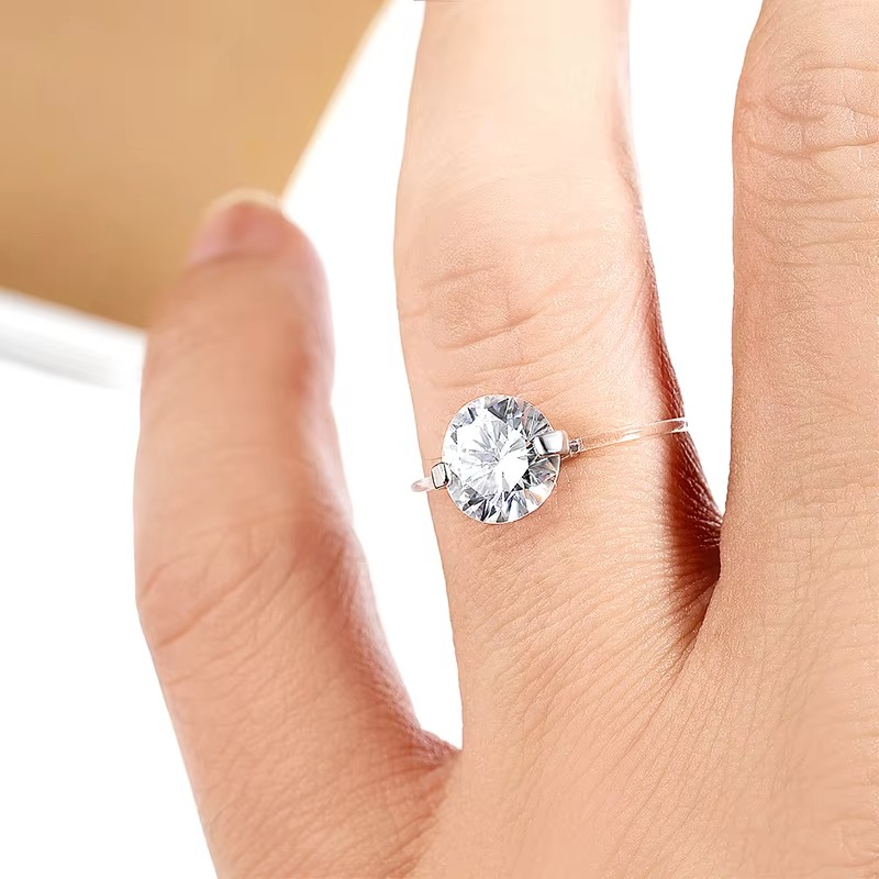 Anello Trasparente con Effetto Invisibile - Moissanite