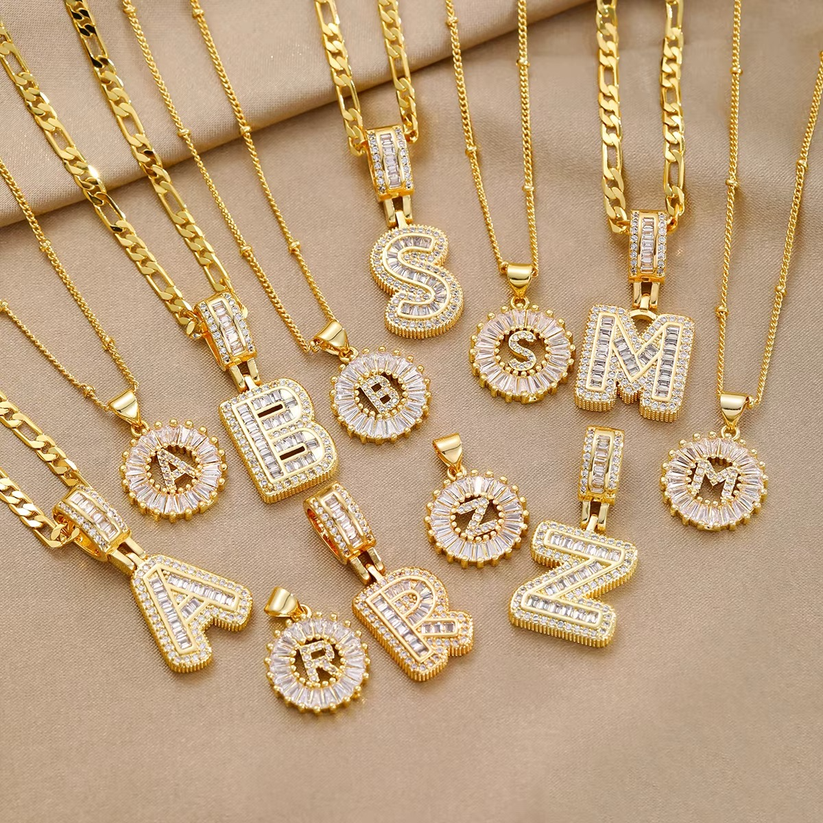 Collane con iniziale in Zircone placcato oro e argento | Set 2 pezzi